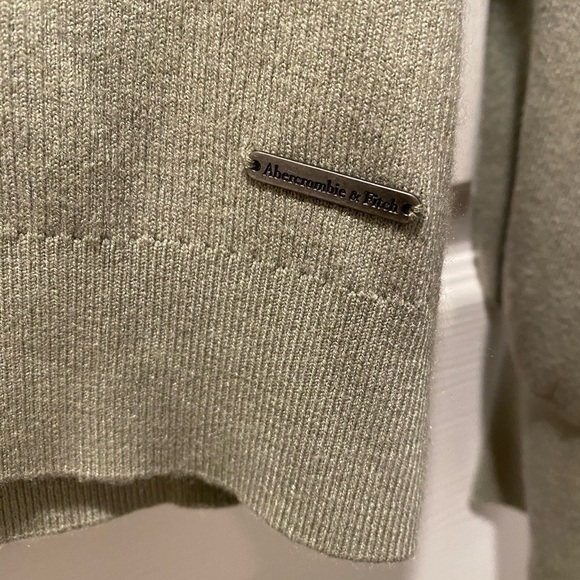 Light Green V-Neck Sweater - Picture 3 of 8